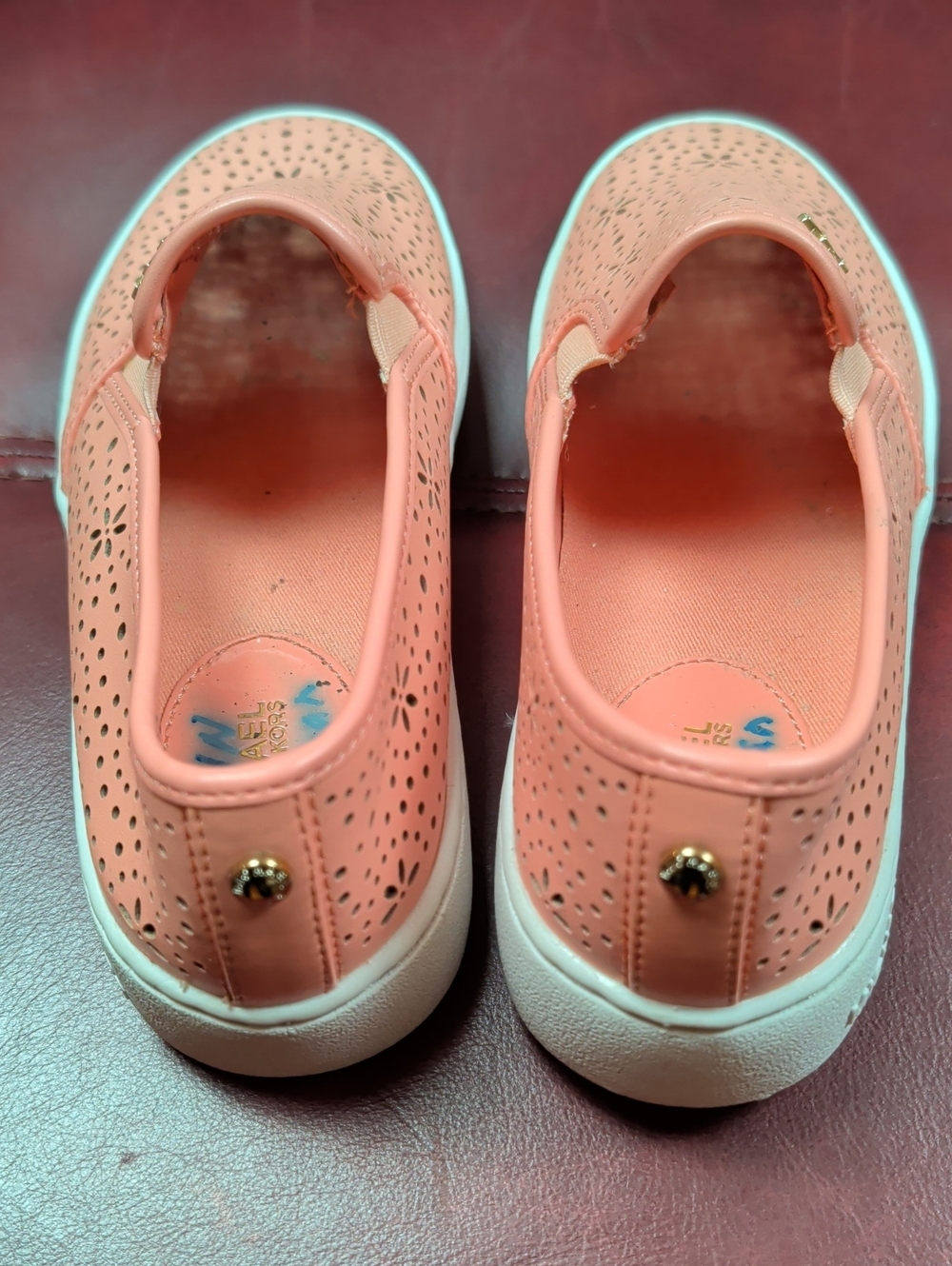 Michael Kors Coral Perforated Slip-On Shows Size 6 - Picture 6 of 13